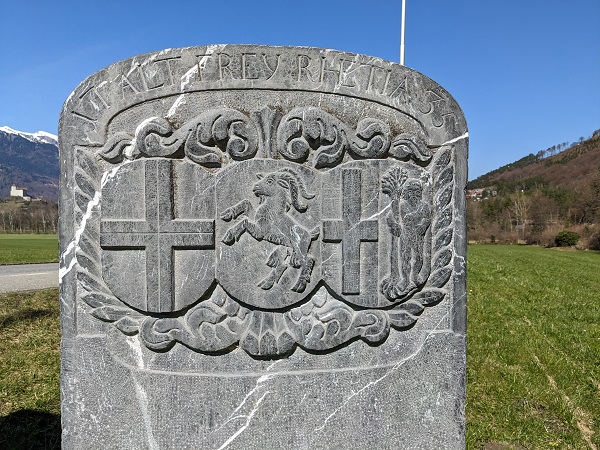 borne-frontière de 1735 entre les Grisons et le Liechtenstein