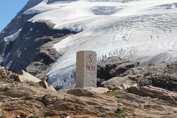 Borne-frontière Monte Leone Valais VS Numéro 5
