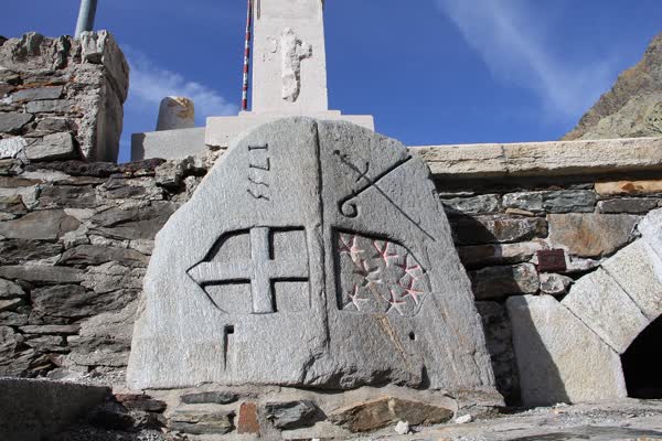 Borne-frontière historique du Grand-Saint-Bernard Valais VS